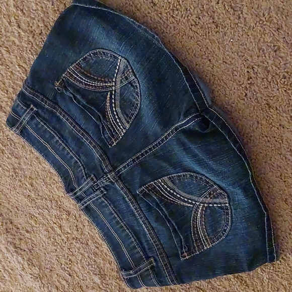 Jean Cuffed Shorts - Picture 2 of 8